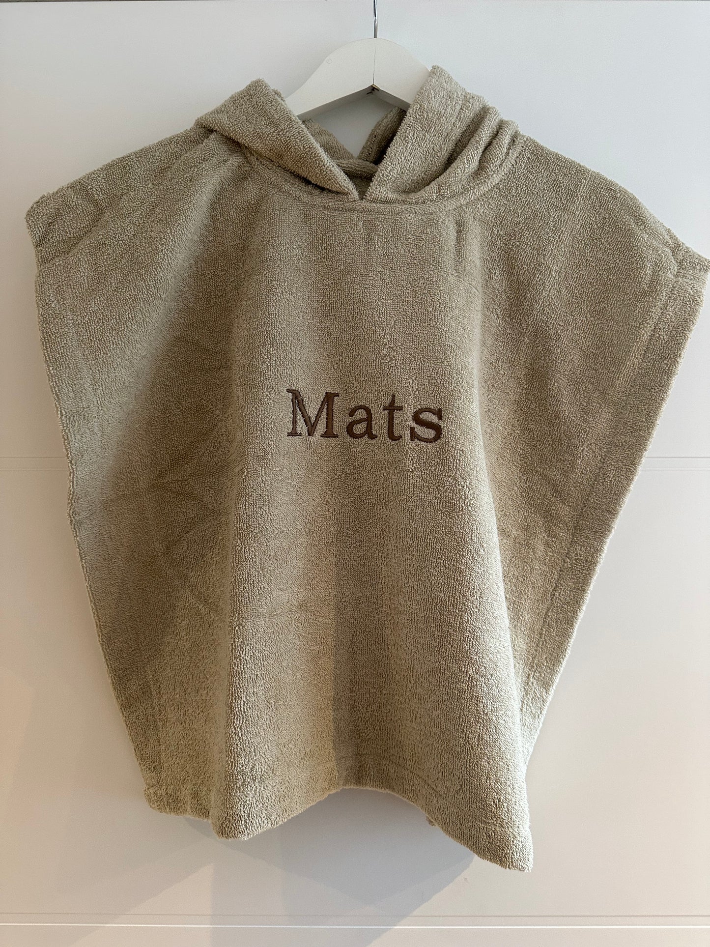 Badponcho met naam 100% Katoen badstof Sanstone/grey | te personaliseren met naam (kopie) - Spoiled baby