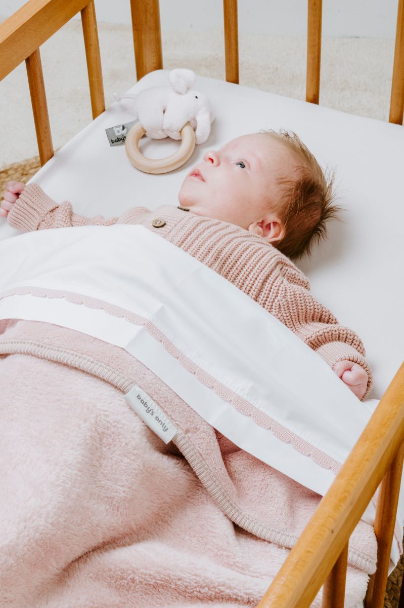 Wiegdeken happines teddy oud roze | met naam te personaliseren - Spoiled baby