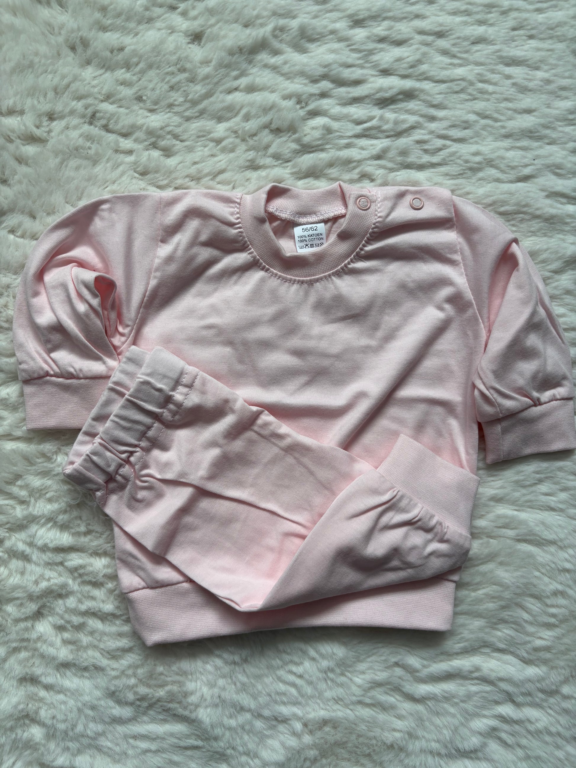 Pyama met naam rood (burgundy) - geborduurd Spoiled baby